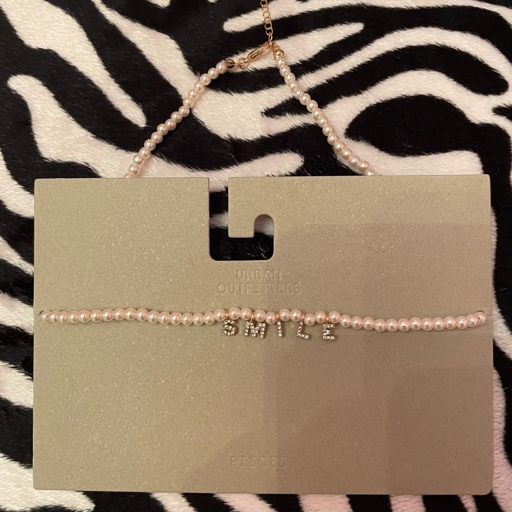 NWT Urban Outfitters SMILE Necklace w Mini Pearls